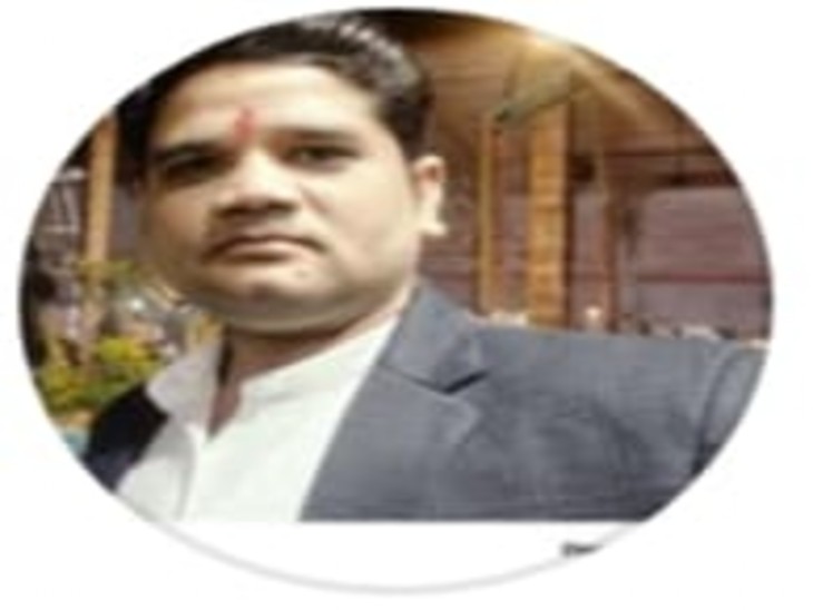 विकलांग विभाग के बाबू शशिकांत वर्मा को एंटी करप्शन टीम ने रिश्वत लेते हुए रंगे हाथ पकड़ लिया।