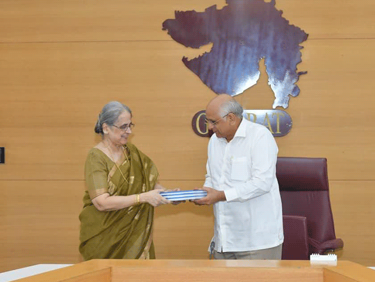 यूसीसी के लिए गठित समिति ने 10 मार्च को मुख्यमंत्री भूपेंद्र पटेल को अपनी अंतिम रिपोर्ट सौंपी थी।