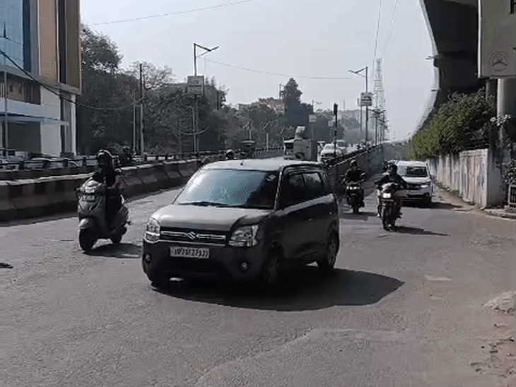 कानपुर में मंगलवार की सुबह धूप खिली रही। लेकिन अभी भी मौसम में हल्का ठंडापन बना हुआ है।