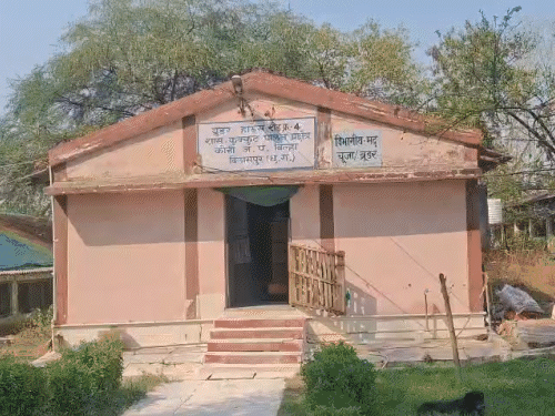 5 हजार मुर्गा-मुर्गियों को नष्ट कर दिया गया है।