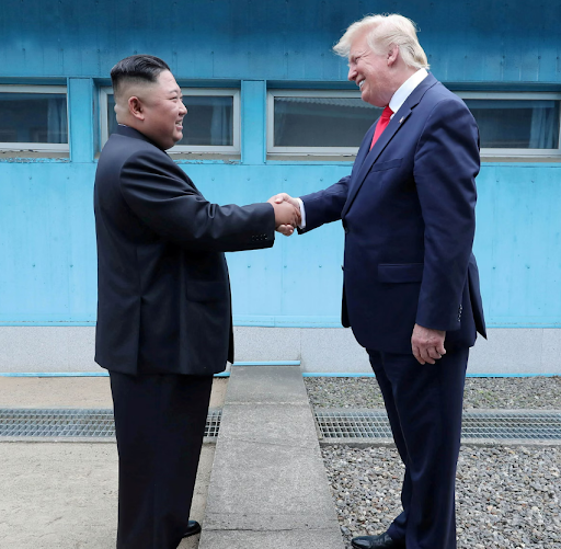 अमेरिका के राष्ट्रपति ट्रम्प ने जून 2019 को नॉर्थ कोरिया के सुप्रीम लीडर किम जोंग उन से नॉर्थ और साउथ कोरिया की सीमा पर स्थित DMZ (डिमिलिटराइज्ड जोन) में मुलाकात की थी।