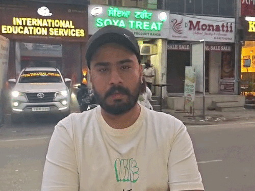 वनी नाम का एक स्थानीय ग्राहक ने लगाएं दुकानदार पर बदतमीजी करने के आरोप।