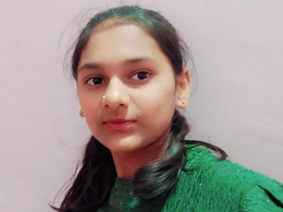 हट्टा स्कूल बुढ़ी की छात्रा गुंजन बिसेन ने 8वीं में 96.33 प्रतिशत से परीक्षा उत्तीर्ण की है।