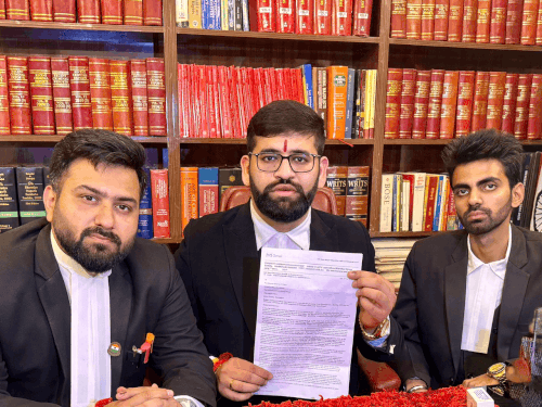 पंजाब एंड हरियाणा हाईकोर्ट के वकील याचिका की है वहीं, इस मामले को लेकर वकीलों के डेलिगेशन ने स्पेशल डीजीपी एएसराय से मुलाकात की है। - Dainik Bhaskar