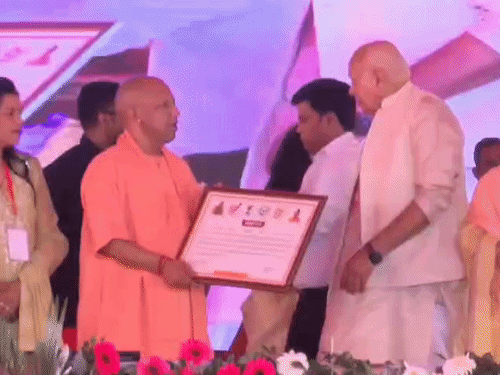 CM Yogi Adityanath Bareilly Visit | Land Allotment for 136 Displaced ...
