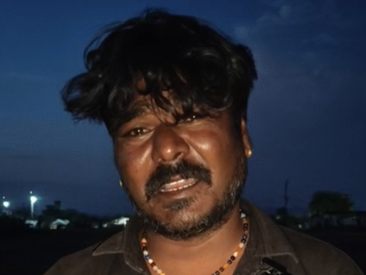 मोनालिसा के पिता ने कहा कि उनकी बेटी द्वारा लगाए गए सभी आरोप झूठे और निराधार हैं।