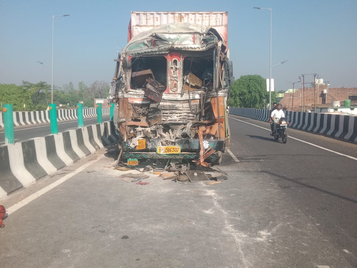 Lucknow Accident: Container Driver Dies After Crashing Into Truck