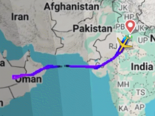 फ्लाइट ट्रैकिंग वेबसाइट Flightradar24.com के अनुसार, विमान ने ओमान के पास से दिल्ली के लिए यू-टर्न लिया