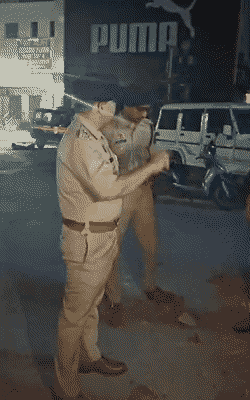 गुस्साए लोगों ने सड़क पर जाम लगा दिया। पुलिस ने लोगों को समझाकर शांत कराया।