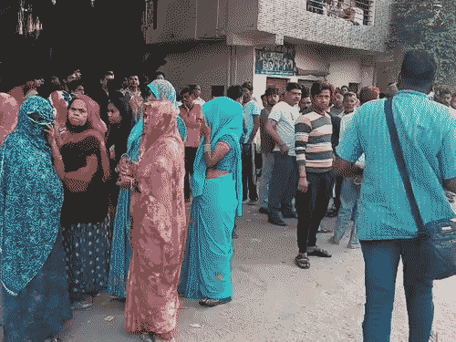 बच्ची का शव देखकर मां बेसुध हो गई। पोस्टमार्टम के बाद गुरुवार सुबह शव का अंतिम संस्कार कर दिया गया।