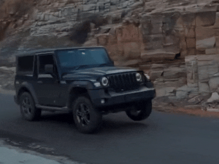 सोशल मीडिया पर यह वीडियो वायरल हुआ था,जिसके बाद पुलिस ने गाड़ियों को जब्त किया है।