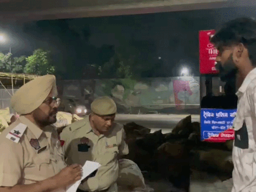 मौके पर पहुंची पुलिस टीम