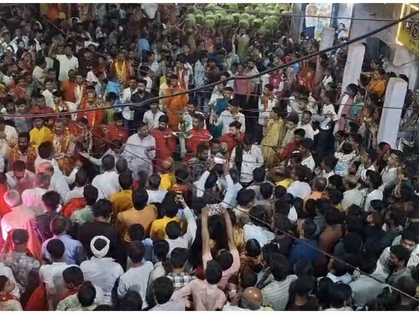 Katni Navami Javara Visarjan Juloos: Bhakts With Pierced Cheeks ...