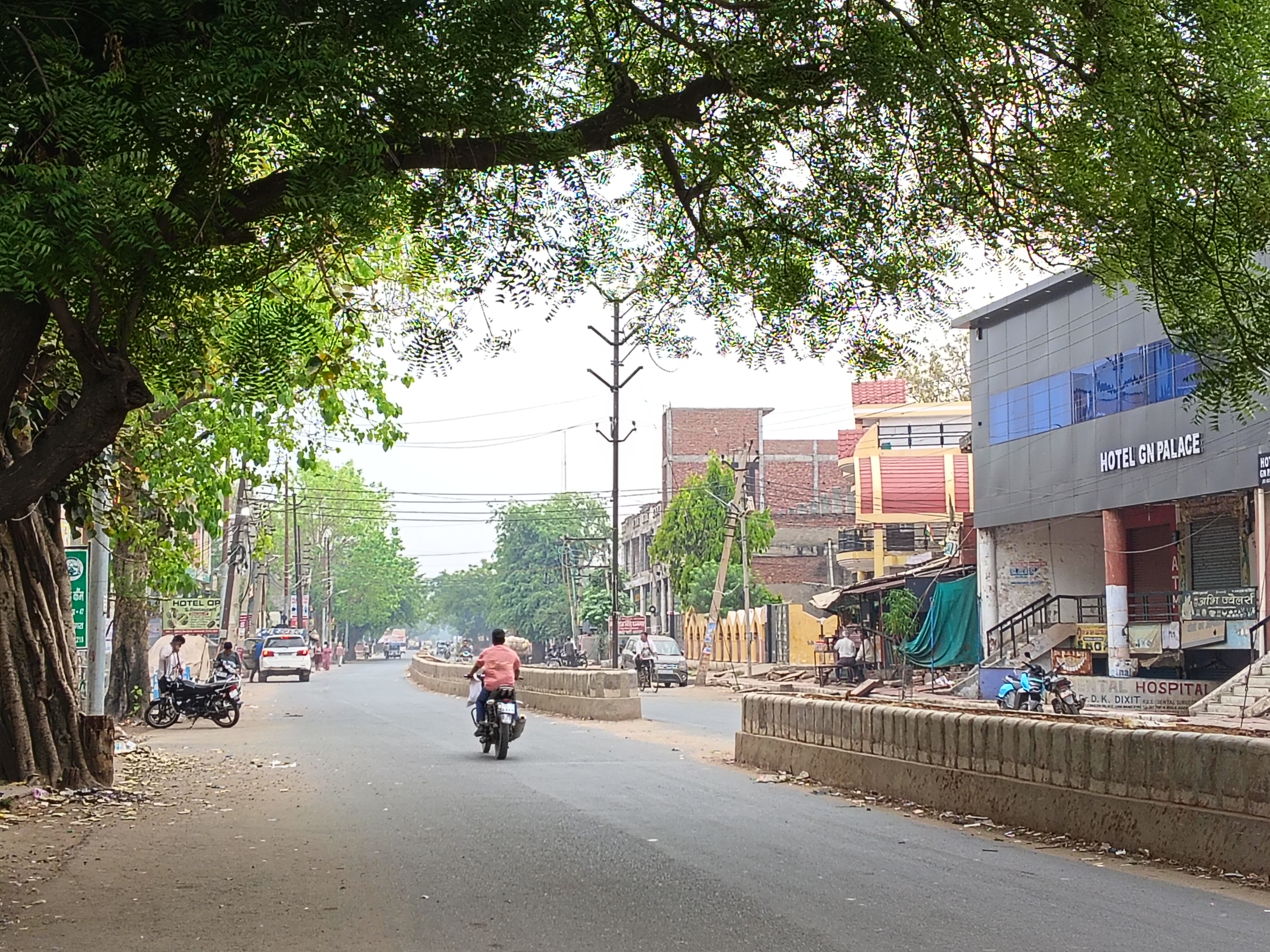 बदल छाने से लोगों को गर्मी से राहत मिली है।