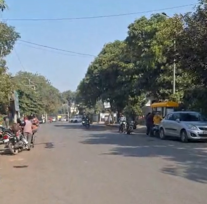 पिछले 7 दिनों में लगभग साफ रहा लेकिन उतर चढ़ाव भी तापमान में बना रहा