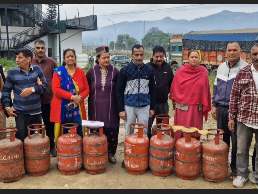 Sunder Nagar Gas Crisis | Cylinder Shortage Hits Consumers | Mandi News
