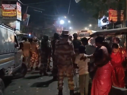 बड़ी संख्या में सुरक्षाबलों को तैनात किया गया है। प्रभावित क्षेत्रों में फ्लैग मार्च किया जा रहा है।