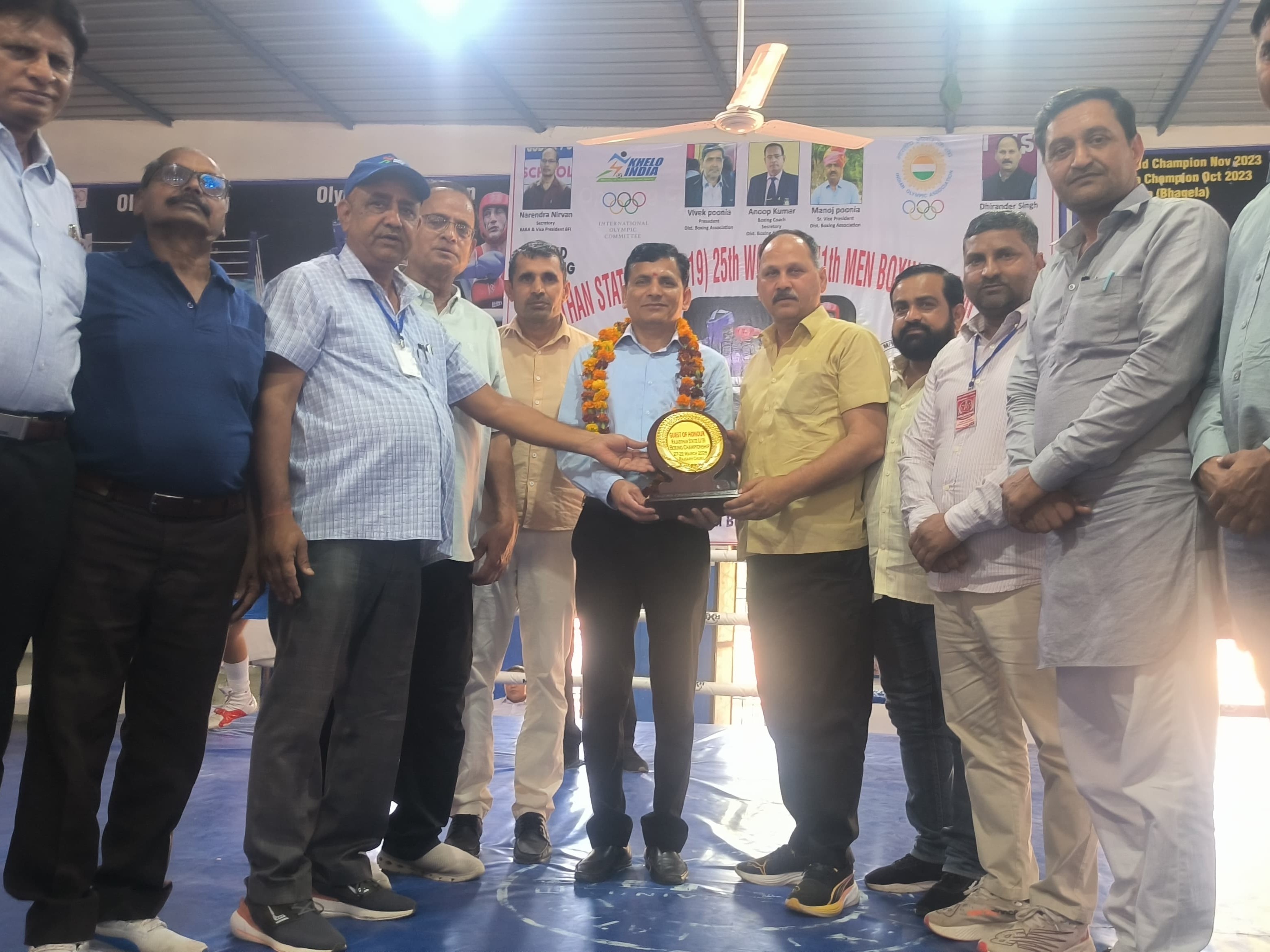 उपखंड अधिकारी मनोज खेमादा ने मुकाबलों का शुभारंभ किया।