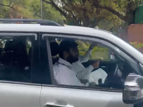 किसानों के लाइसेंस रिन्यू मुद्दे पर लोकभवन पहुंची INLD:  अभय बोले- सीएम सैनी ने की वादाखिलाफी; MSP देने से पीछे हट रही सरकार – Haryana News