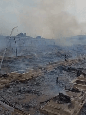 यज्ञशाला में 1251 कुंड थे। आज पूर्ण आहुति थी। इसके डेढ़ घंटे बाद आग लग गई।