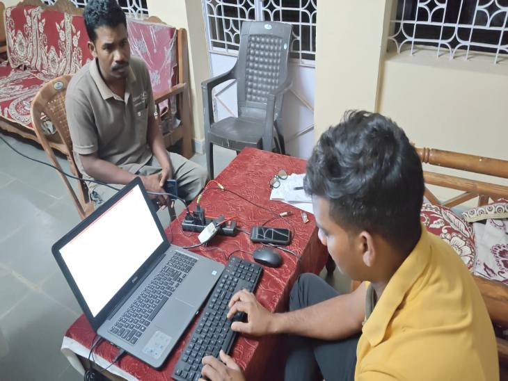 कुक रामकुमार टोप्पो, जिसे पूछताछ कर गिरफ्तार कर लिया गया।