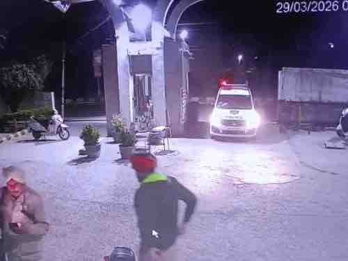 मौके पर पहुंची पुलिस की टीम।