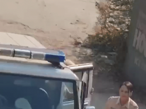 The video had surfaced from Samod (Chaum). In this video, Sonakshi Sinha is seen going for investigation with her team.