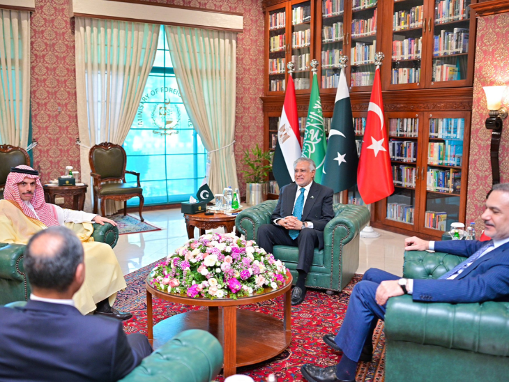 पाकिस्तान, तुर्किये, सऊदी अरब और मिस्र के प्रतिनिधियों ने इस्लामाबाद में बैठक की।