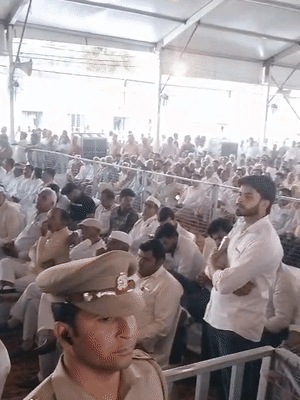 सकौती में जाट संसद के लिए बनाया गया पंडाल फुल हो गया है। करीब 10 हजार कुर्सियां लगाई गई हैं।