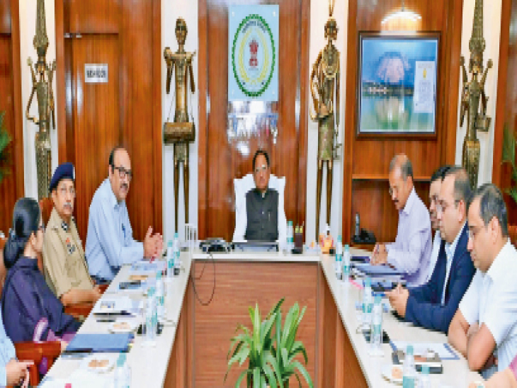 The Chief Minister alerted the officers