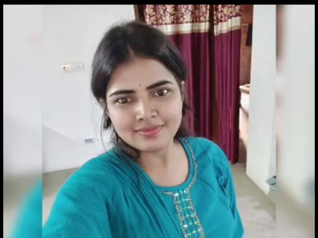 Bhatpar Rani Daughter Anushka Yadav PCS Success | Family Celebrates