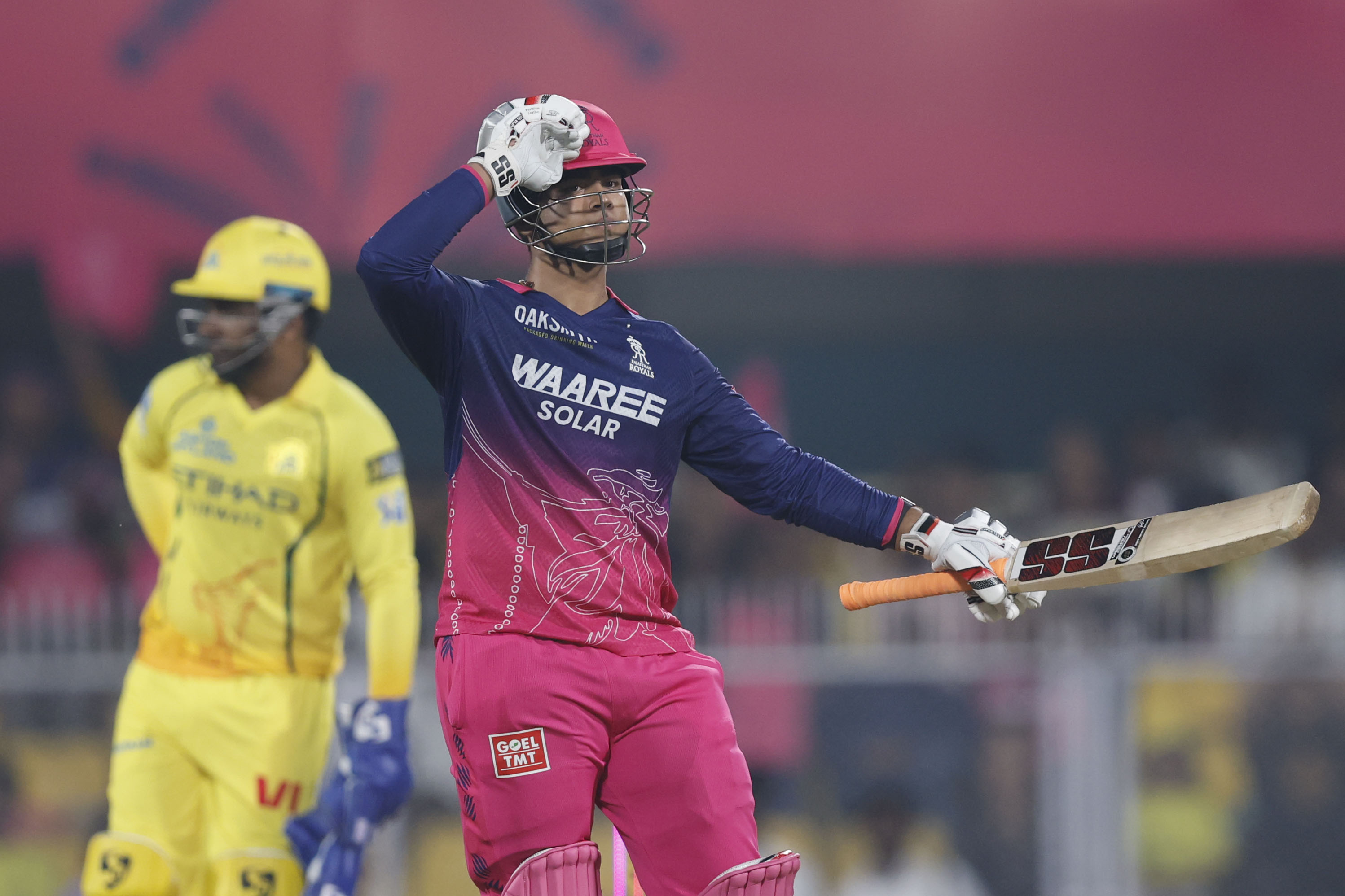 वैभव 52 रन बनाकर कैच आउट हुए। उन्होंने 15 बॉल पर फिफ्टी लगाई।