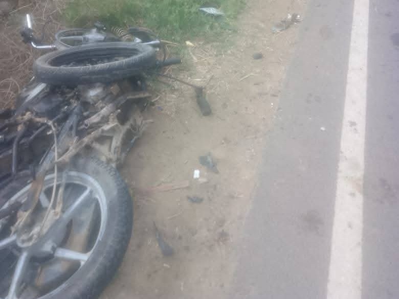 क्षतिग्रस्त बाइक की फोटो।