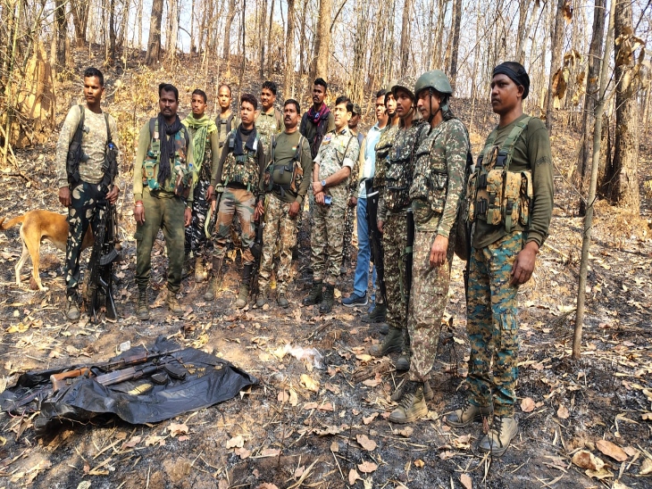 मोहला-मानपुर-अंबागढ़ चौकी जिले में पुलिस ने हथियारों का जखीरा बरामद किया है।