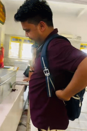 प्रयागराज में तैयारी करने वाले आनंद राज सिंह को जैसे ही रिजल्ट का पता चला, वह मंदिर पहुंचे और फूट-फूटकर रोने लगे।