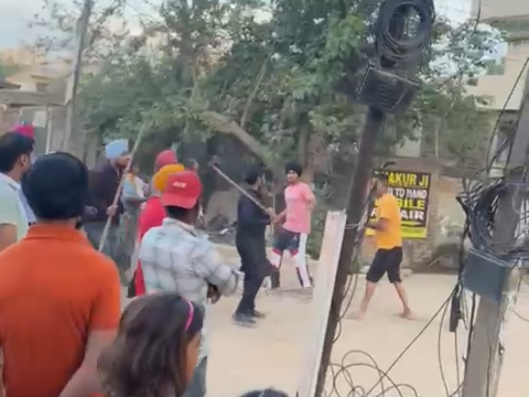Stone Attack Mohali Clash: Lathi-Stone Attack Leaves Villagers Injured