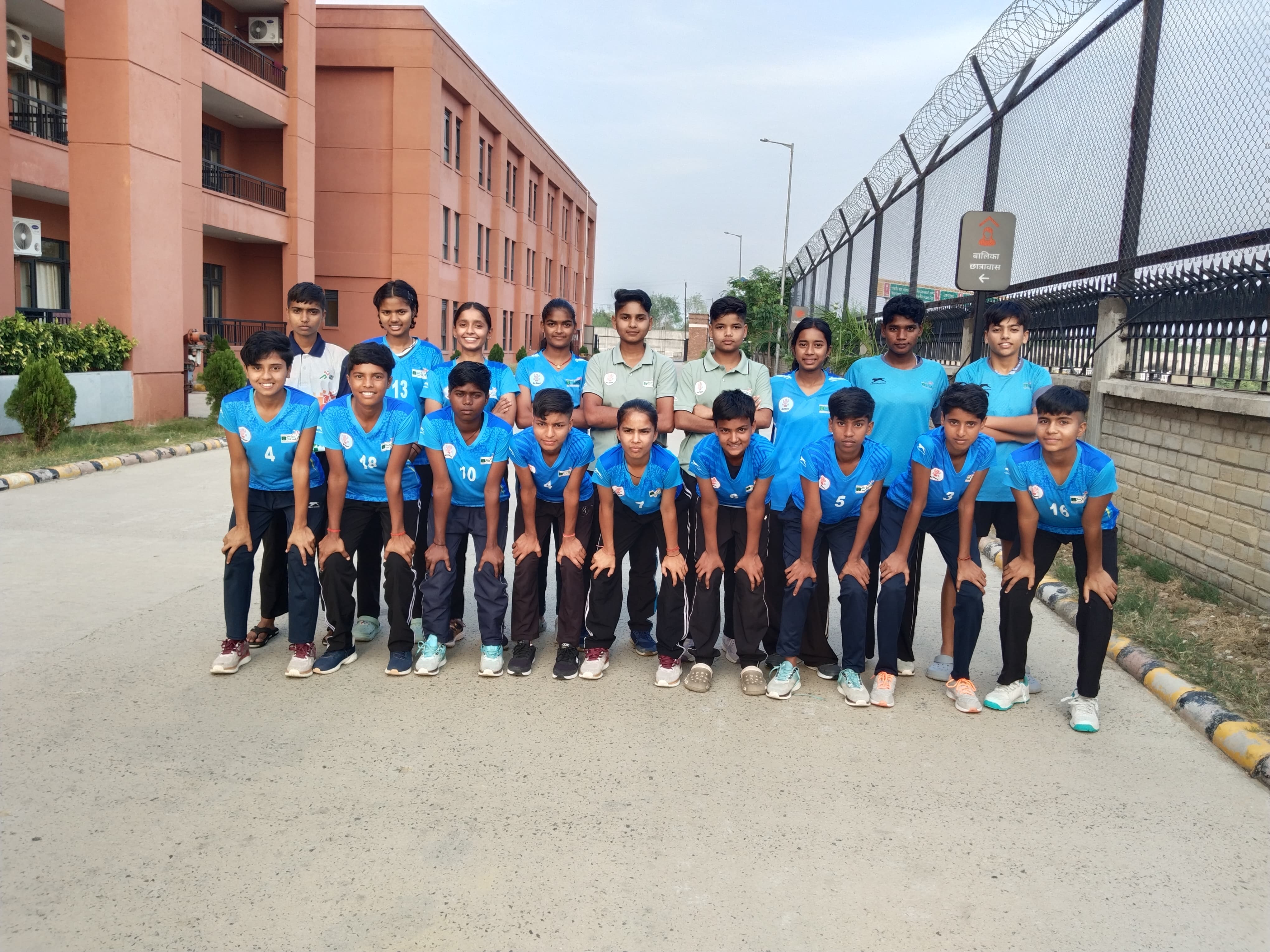 बालक-बालिका दोनों टीमों के लिए खिलाड़ियों का चयन कर लिया गया।