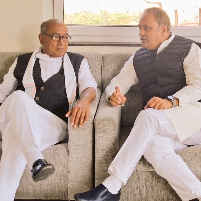 दिग्विजय सिंह और अरुण यादव ने गेहूं खरीदी पर सरकार को घेरा है।