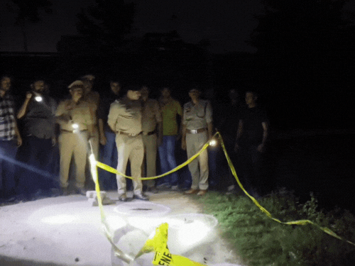 यह तस्वीर 16 अक्टूबर 2024 की है। जब आरोपी मुकेश पटेल का पुलिस ने एनकाउंटर किया।