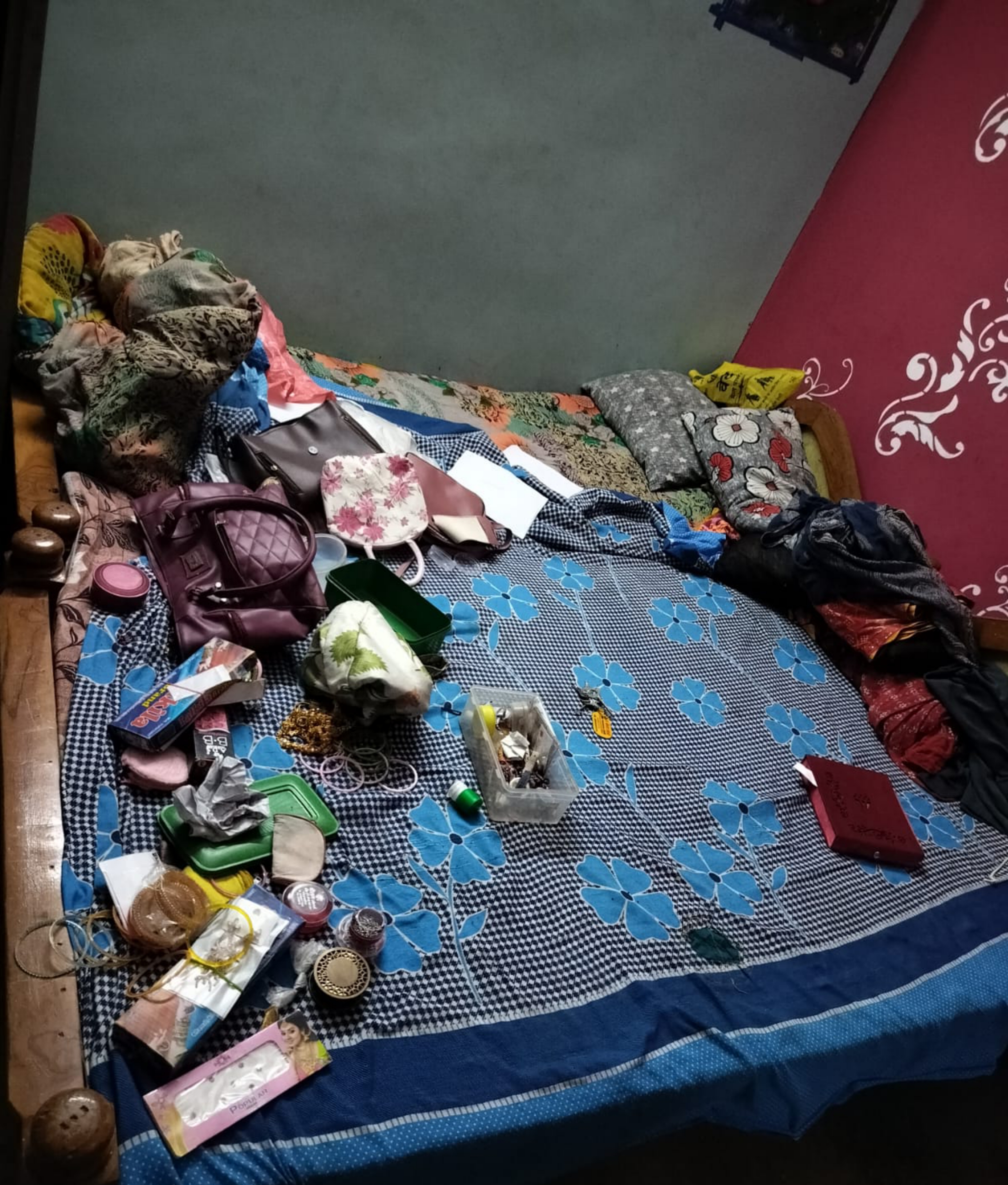 The lock of a vacant house was broken and goods worth Rs 1.5 lakh were ...