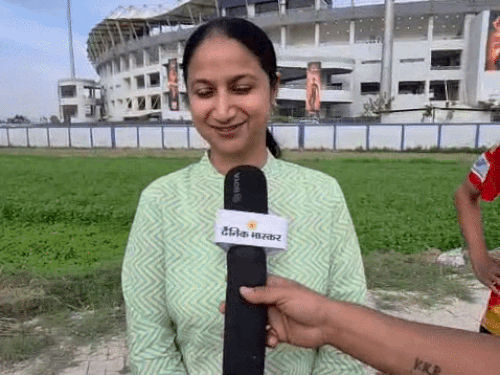 पंजाब टीम को सपोर्ट करने पहुंचा एक परिवार।