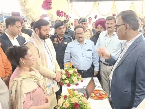 उन्नत सिंचाई उत्सव में मौजूद सीएम सैनी व मंत्री श्रुति चौधरी।