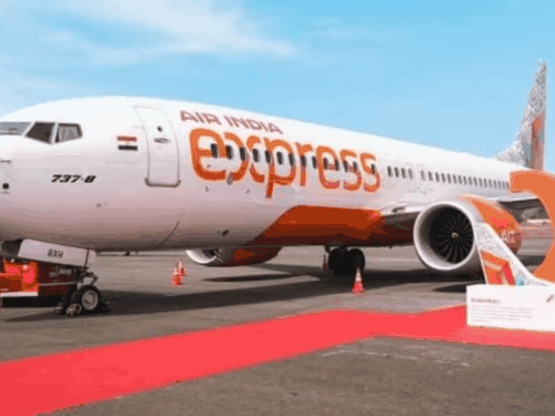 एअर इंडिया एक्सप्रेस की प्रतीकात्मक तस्वीर। - Dainik Bhaskar