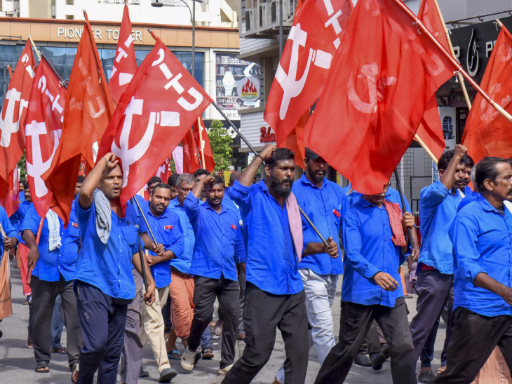 पिछले साल लेफ्ट से जुड़े ट्रेड यूनियन के सदस्यों ने केंद्र सरकार के खिलाफ केरल के अलग-अलग शहरों में प्रोटेस्ट किया था।