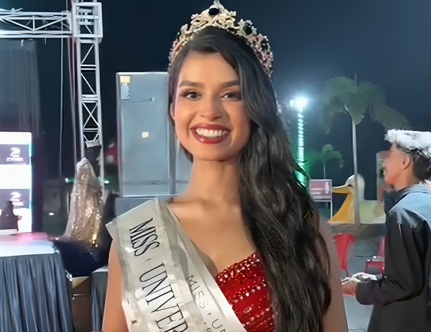 दीपाली रिया ने स्कूलिंग गुरु गोबिंद सिंह पब्लिक स्कूल, बोकारो और कॉलेज की पढ़ाई संत जेवियर्स कॉलेज, रांची से की।