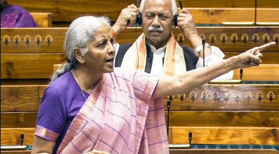 वित्त मंत्री निर्मला सीतारमण ने लोकसभा में इसे पेश किया।