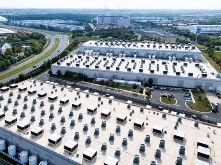 AI सर्विस देने के लिए भारी मात्रा में बिजली और कंप्यूटिंग पावर की जरूरत होती है।