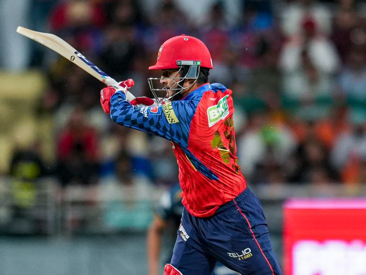 प्रियांश आर्या 7 रन ही बना सके।