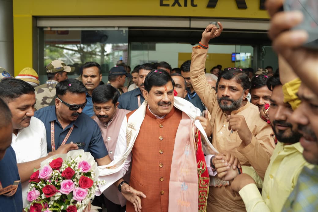 भाजपा कार्यकर्ताओं और जनप्रतिनिधियों ने स्वागत किया।