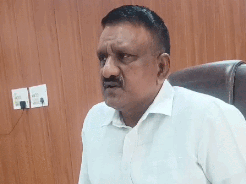 वारदात की जानकारी देते डीएसपी सुशील प्रकाश।